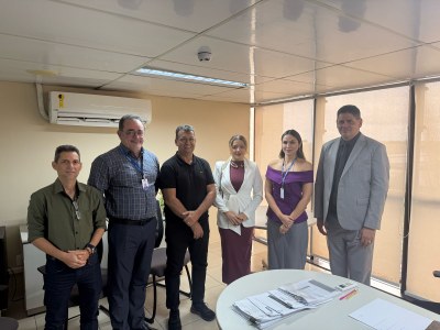 Equipe técnica do legislativo com a controladora  Dra. Erika e Dr. Mauro.