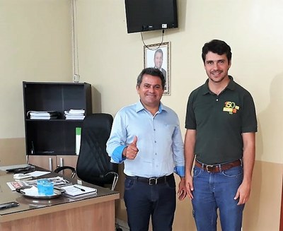 PRESIDENTE DA CÂMARA, MANOEL RODRIGUES DE SOUSA E ADRIANO MIRANDA, GERENTE OPERACIONAL DA CARGIL. 