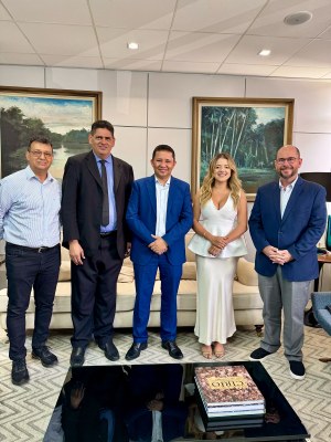Presidente Washington Ricarlos, equipe técnica e o Presidente do TCM  Dr. Lúcio Vale.