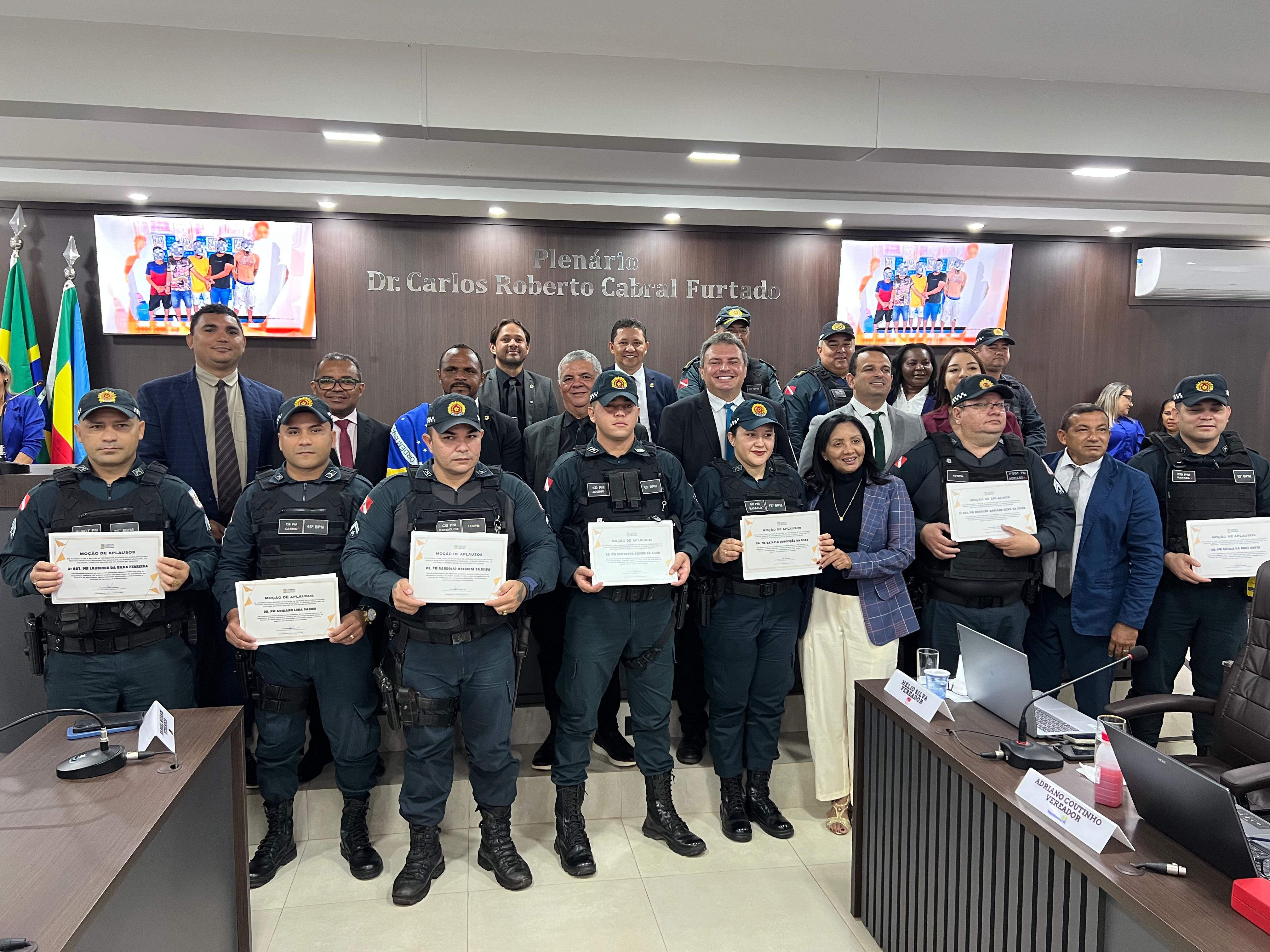 CÂMARA ENTREGA MOÇÃO À PM DE MIRITITUBA POR ATUAÇÃO NA SEGURANÇA