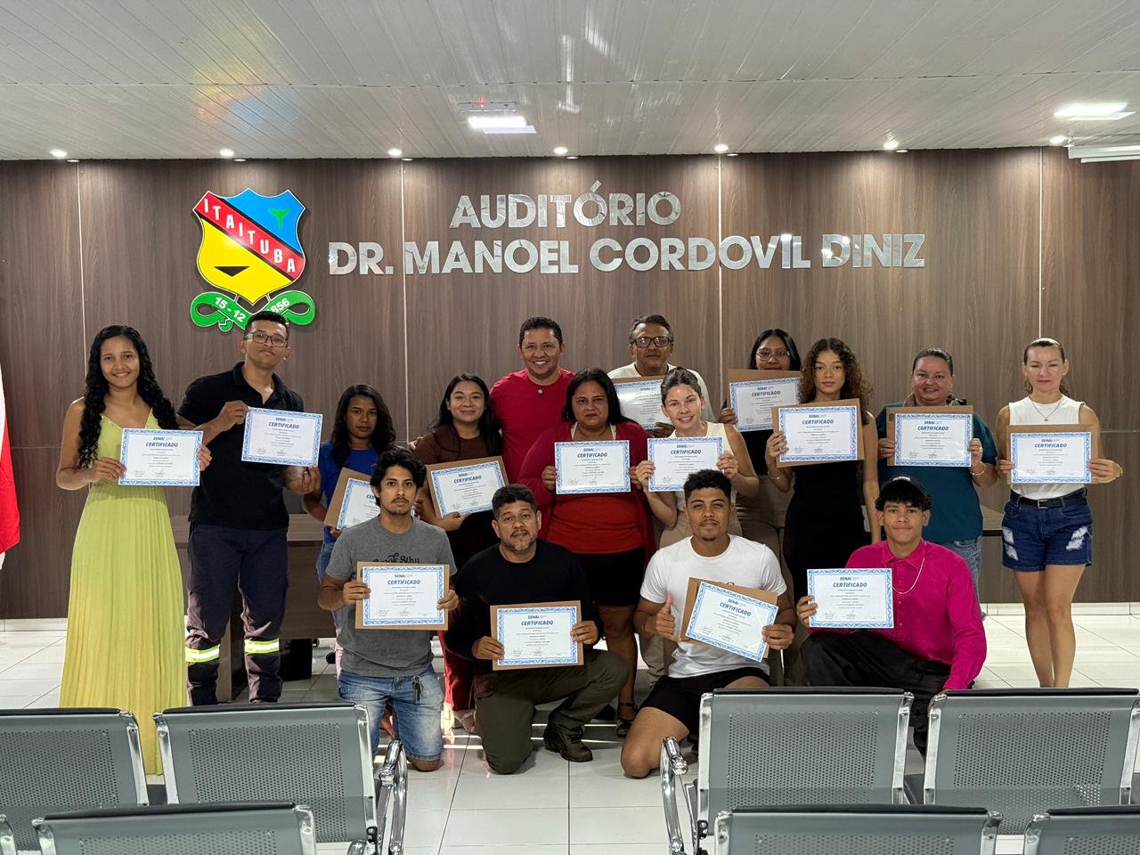 Câmara Municipal entrega certificação do curso de Assistente de Logística promovido pela Escola do Legislativo